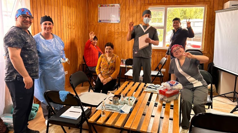 Operativo de podología benefició a 24 vecinos de Quinchao mediante alianza con AIEP