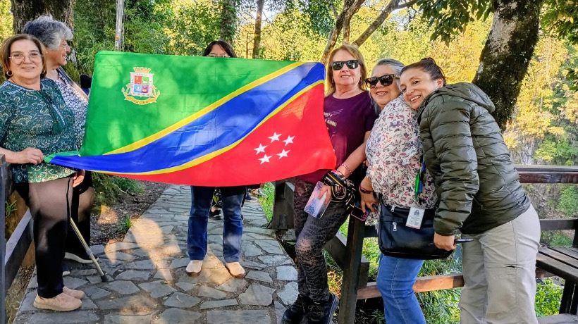 Personas mayores de Ancud disfrutaron de viaje recreativo a Futrono