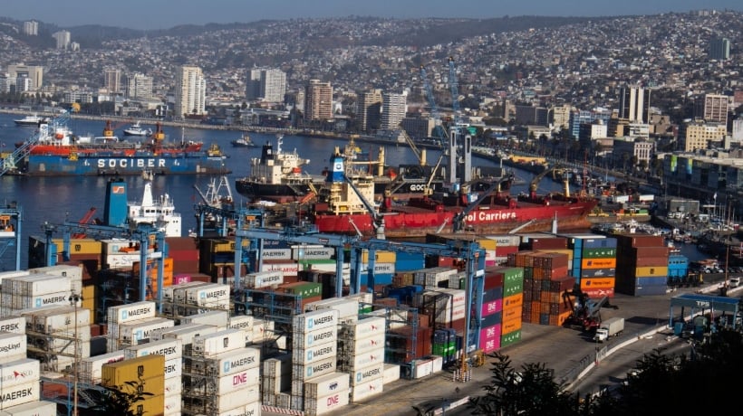 Puerto Valparaíso supera los 770 mil TEUs y afianza alza en transferencia de contenedores en 2025