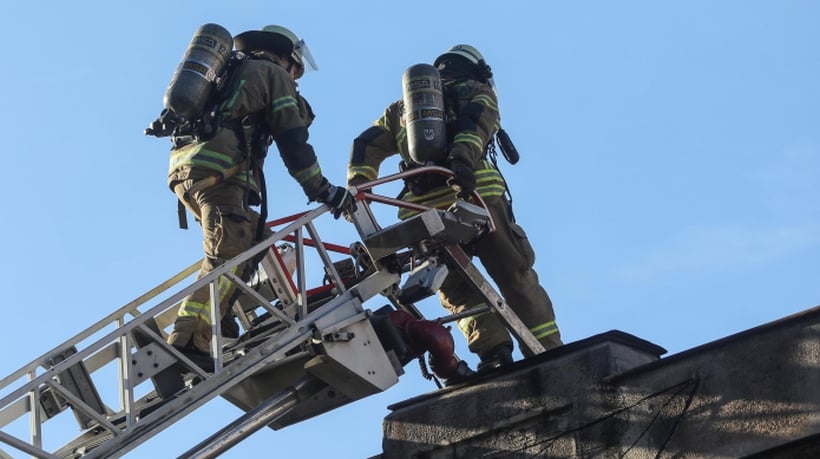 Barrio Brasil: Más de 30 personas evacuadas por incendio que afecta a cités