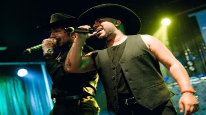Los dobles de Carín León y Christian Nodal se presentan en el Dreams Iquique
