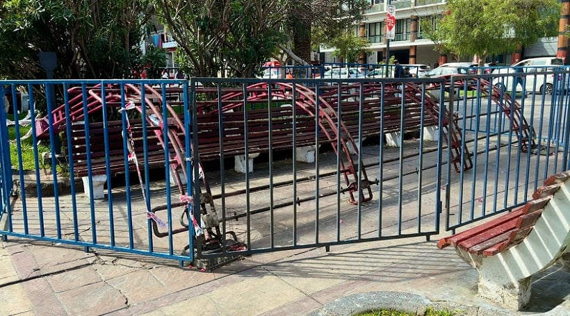 Ahora óxido destruye tres pérgolas de la Plaza Colón: problemas de infraestructura en principal paseo público de Antofagasta