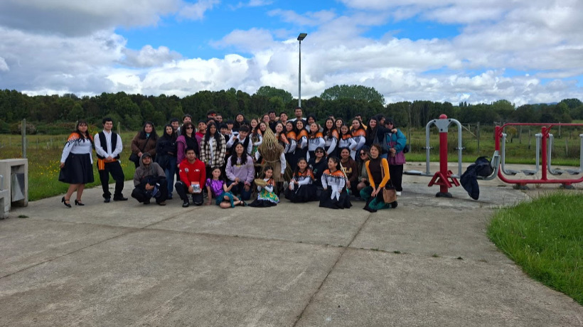 Agrupación “Esencia Juvenil de Chiloé” de Chonchi fue anfitriona de intercambio cultural con estudiantes de la UFRO
