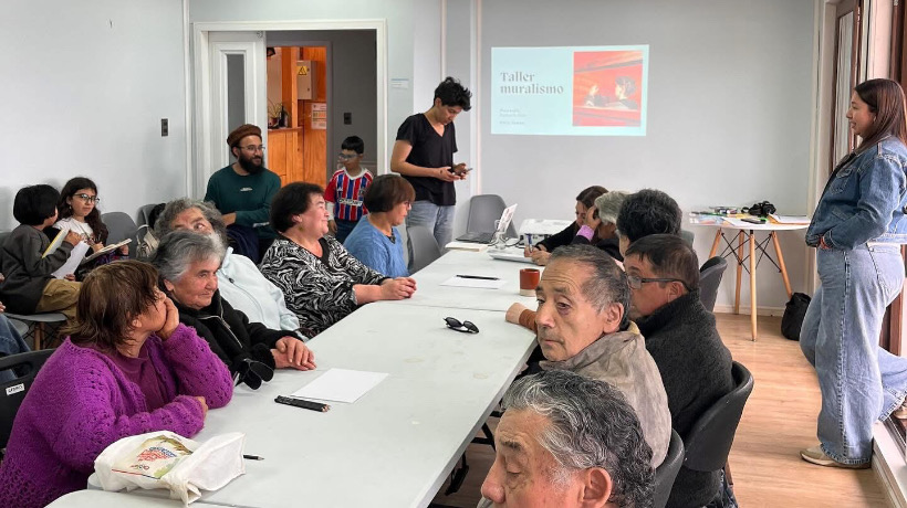 Realizan el primer taller de muralismo intergeneracional en Chonchi