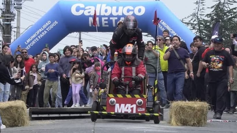 [FOTOS] Carrera de &quot;Carros Locos 2025&quot; reunió creatividad, humor y velocidad en Calbuco