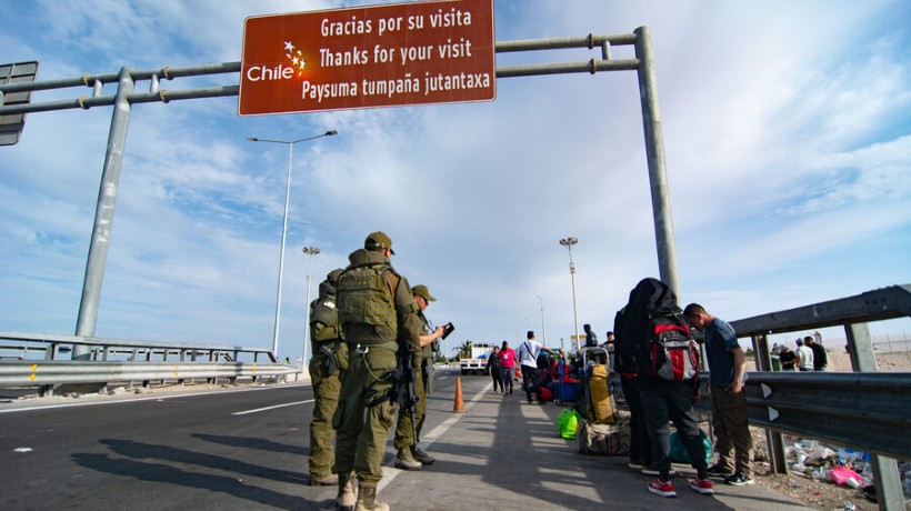 Gobierno indicó que hay catorce migrantes en la frontera y confirmó reunión con Cancillería de Perú