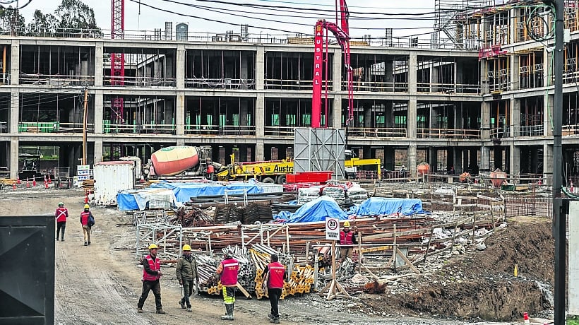 Servicio de Salud Reloncaví recontrató obras por más de $14 mil millones tras término anticipado