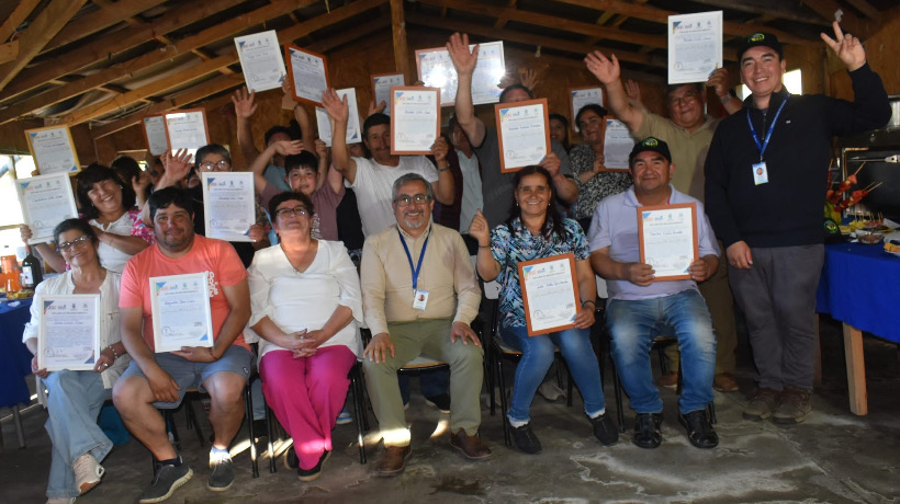 Quinchao: Comunidad indígena La Ensenada cerró taller de diseño y confección con materiales reciclados