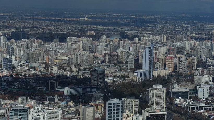 Chile crecerá un 2,4 % este año y un 2,2 % en 2026 y 2027, según la OCDE