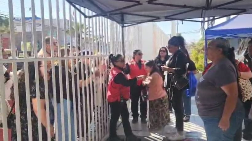 Restringen acceso a la Municipalidad de Alto Hospicio: dirigentes sociales indicaron que “la Municipalidad es de la comunidad y no es del alcalde”
