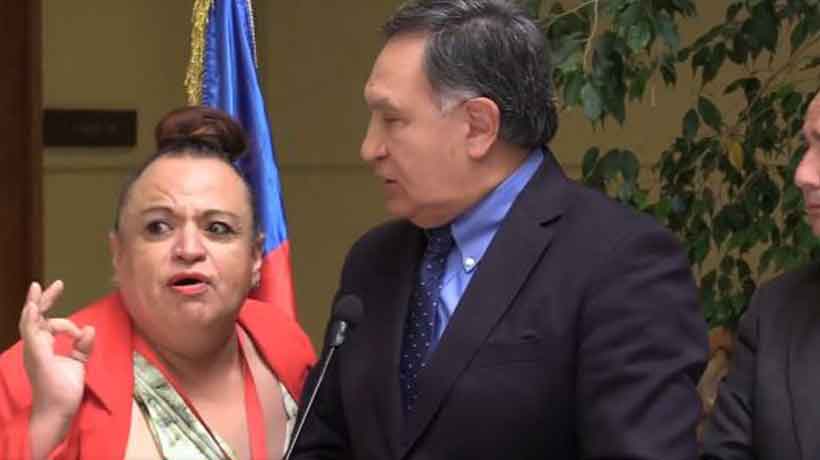 [VIDEO] “¡Que todo el mundo lo sepa!”: irrumpen punto de prensa de diputado RN para denunciar ataque en Viña