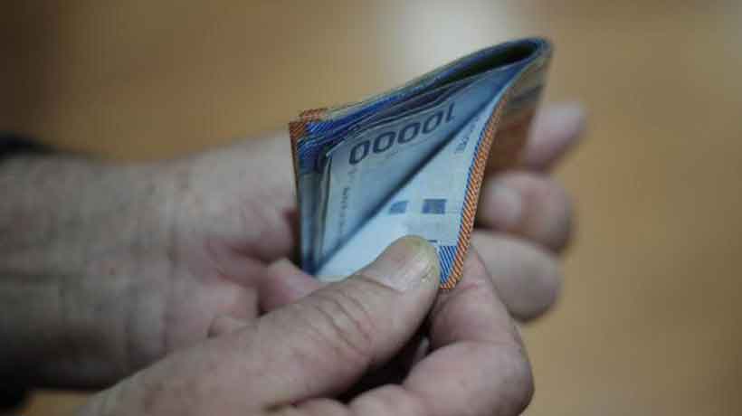 Estudio revela que el 51% de los trabajadores no recibirán aguinaldo en Navidad: algunos podrán optar a gift card