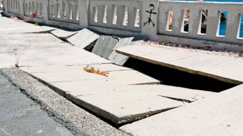 Alerta por calamitoso estado de Av. Altamirano: vereda se &quot;vino abajo&quot;