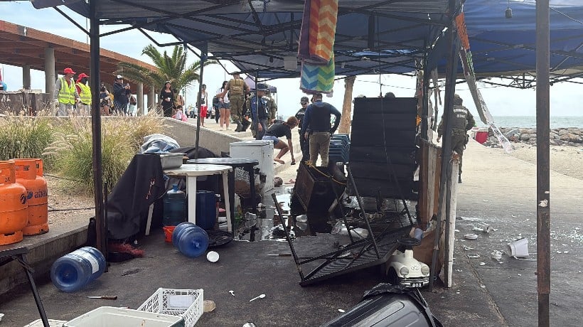 Retiran seis puestos irregulares en operativo en el Balneario Trocadero de Antofagasta