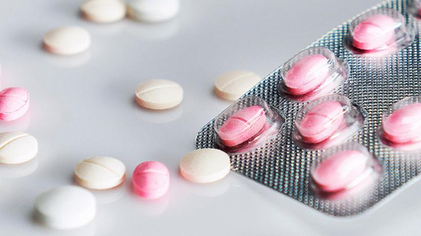 Encuentran medicamentos abandonados en vía pública de Castro: Seremi de Salud abrió investigación