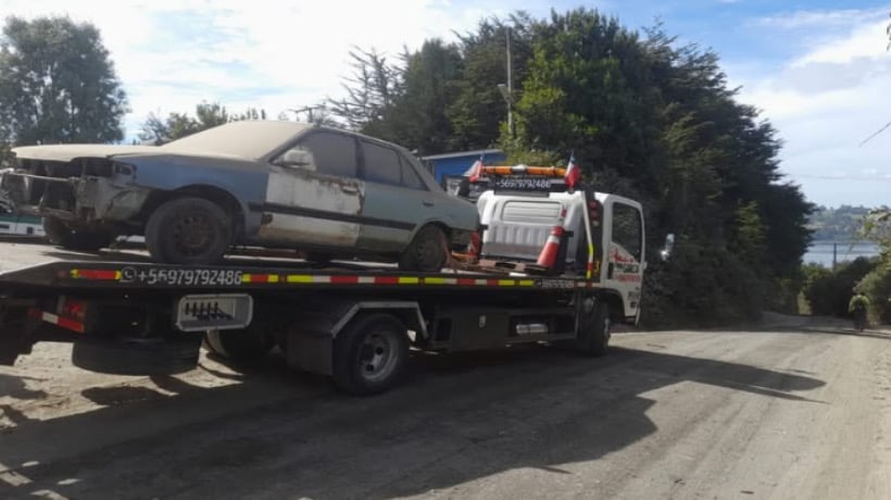 Castro: Retiraron autos abandonados en operativo conjunto entre el Municipio y Carabineros