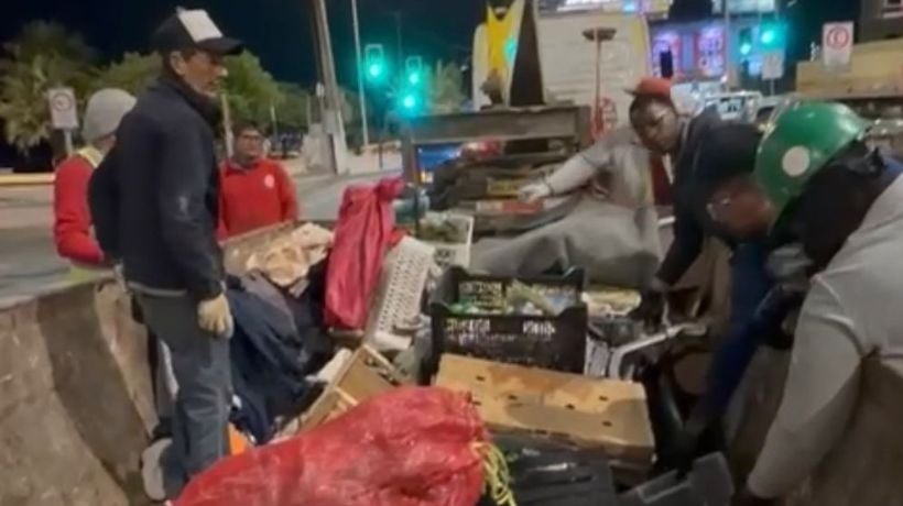 Más de 300 kilos de alimentos y 10 carros de venta ilegal retirados en operativo en el centro de Antofagasta