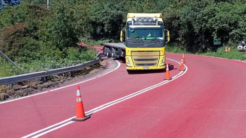 Concretan instalación de superficie antideslizante en cuesta Zúñiga