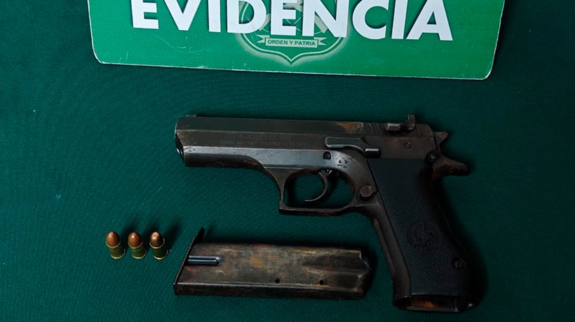 Conductor evadió control policial en Quilpué: fue detenido portando arma de fuego