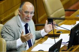 Senador Iván Flores pide a biministro García “apretar a las empresas y exigir total transparencia: proceso tarifario debe generar confianza y no la percepción de abusos”