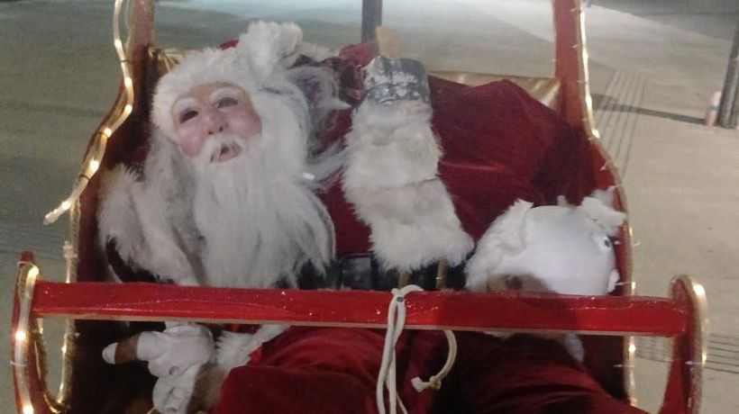 Vándalos decapitaron figura del Viejito Pascuero instalada en el Parque Costanera de Puerto Montt