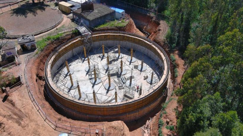 Un 70% de avance alcanza nuevo estanque de agua potable para Talcahuano: beneficiará a más de 50 mil personas.