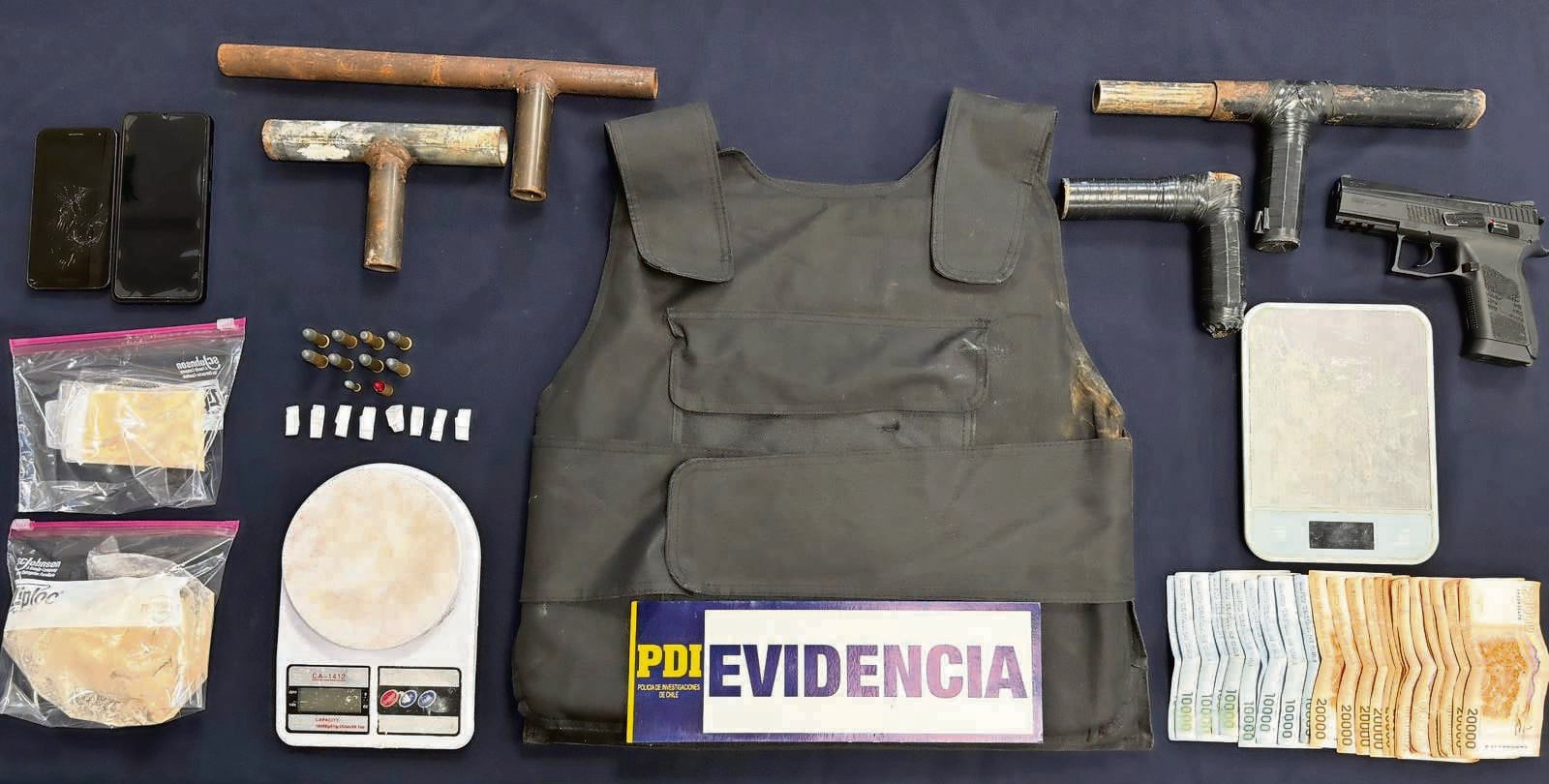 Valdivia: Droga y armamento fueron decomisados tras operativo  en población Norte Grande II