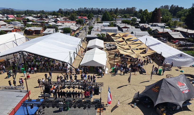 Más de 2 mil personas llegaron a la primera jornada de Costa Gourmet en Toltén