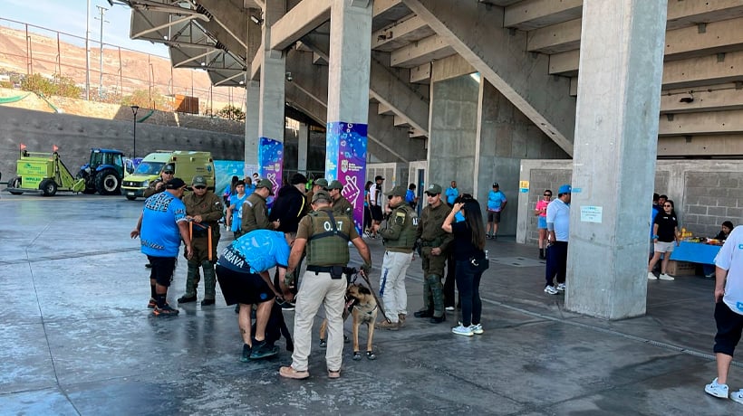 Carabineros detuvo a dos sujetos por ley de drogas, usurpación de identidad y desacato en el estadio Tierra de Campeones
