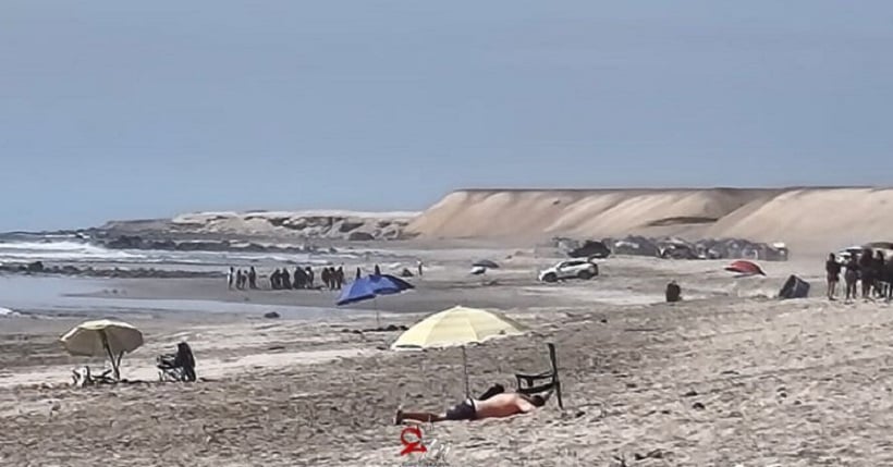 Tragedia en Hornitos: bañista de 60 años falleció después de ser arrastrado por 'remolinos' en el mar