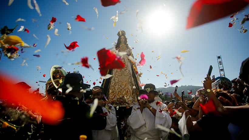 [GALERÍA] Más de 1,3 millones de personas: las postales de la masiva peregrinación a Lo Vásquez