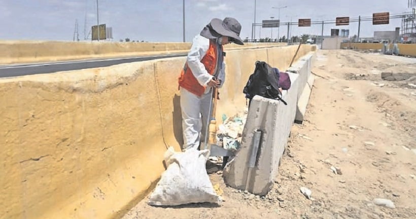 Alto tránsito de migrantes: Retiran 2,3 toneladas de basura en frontera de Arica