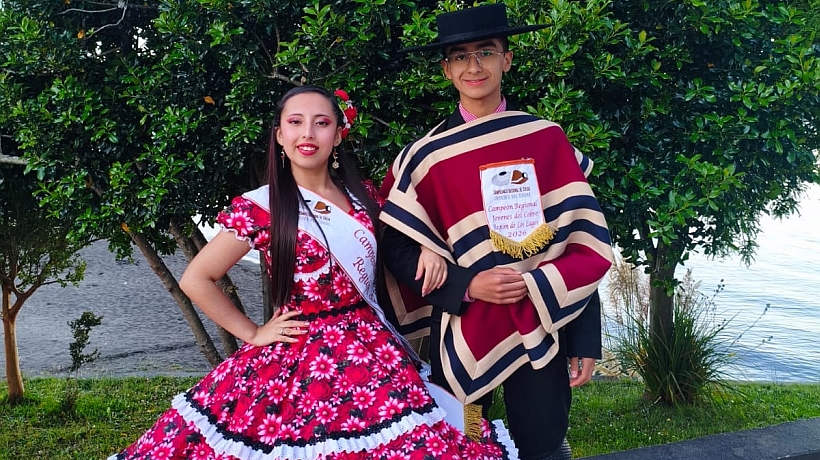 Pareja de Puerto Montt ganó el regional de cueca en Fresia