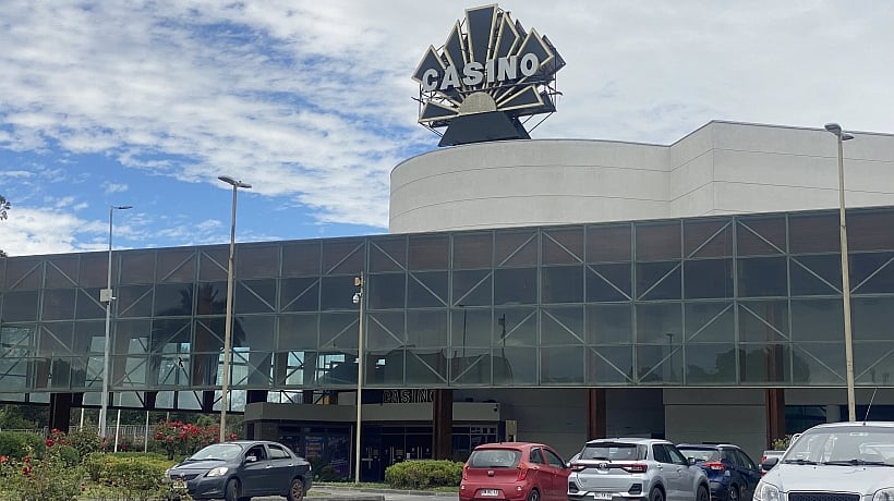 Incidente con gas pimienta obligó a la evacuación del casino de Osorno