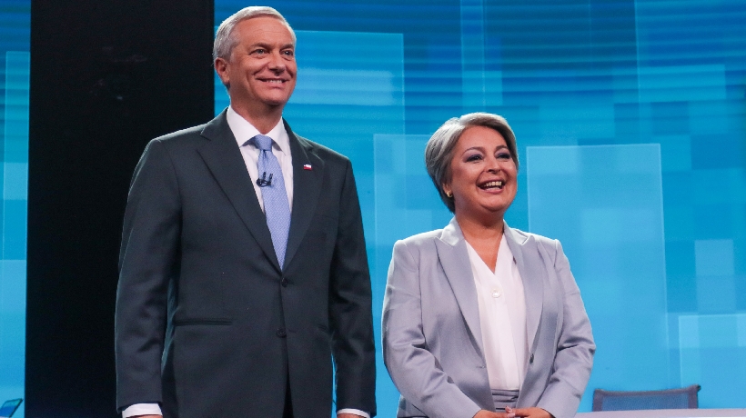 Kast dijo que &quot;no va a tocar&quot; las 40 horas y Jara apuntó a empadronamiento de inmigrantes ilegales