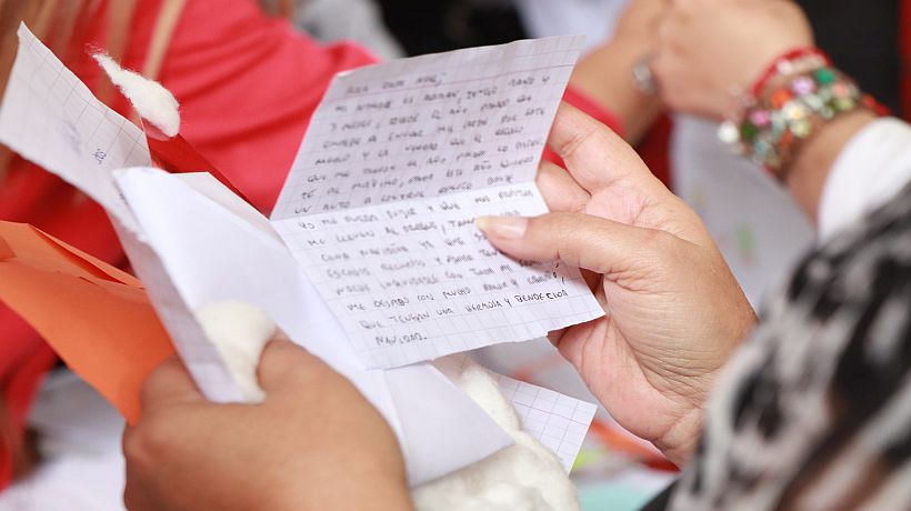 Más de 600 cartas dirigidas al Viejito Pascuero esperan ser apadrinadas esta Navidad en Tarapacá