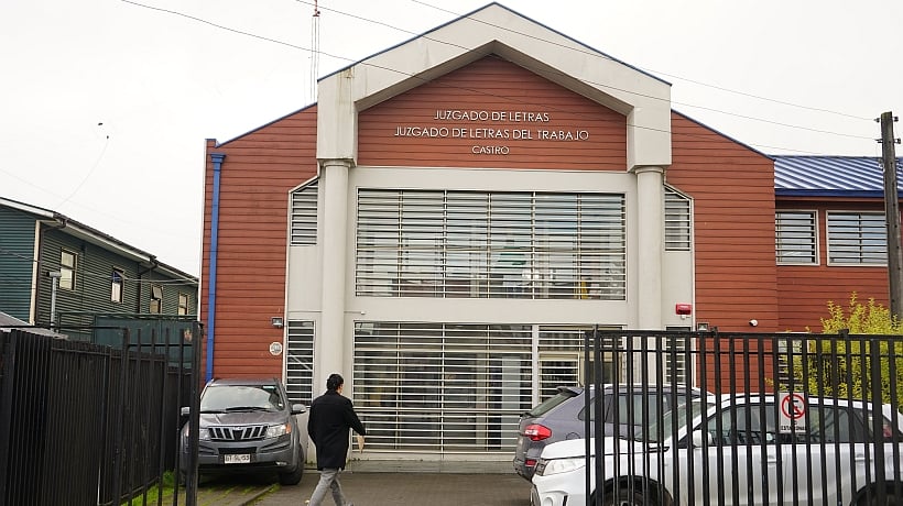 Demandaron al municipio de Castro y al SLEP por grave accidente de niñita