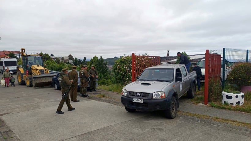 Desalojaron vivienda en ladera de la población La Colina de Puerto Montt