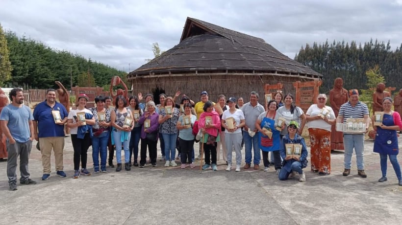 Agricultoras del PDTI de Dalcahue realizaron gira técnica en Fresia y Puerto Varas