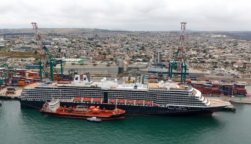 DP World San Antonio inicia temporada de cruceros 2025–2026 con la llegada del Oosterdam