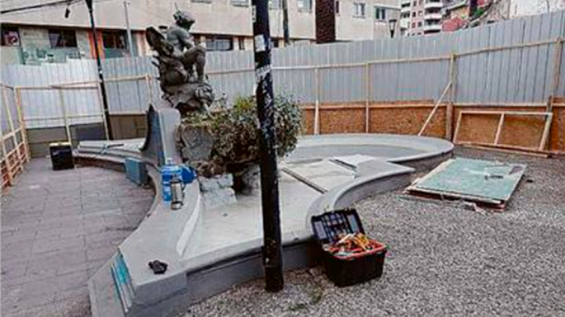 Valparaíso: instalan faenas para restaurar la histórica Fuente de Neptuno