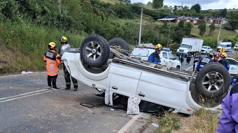Volcamiento dejó a cinco heridos en Chonchi