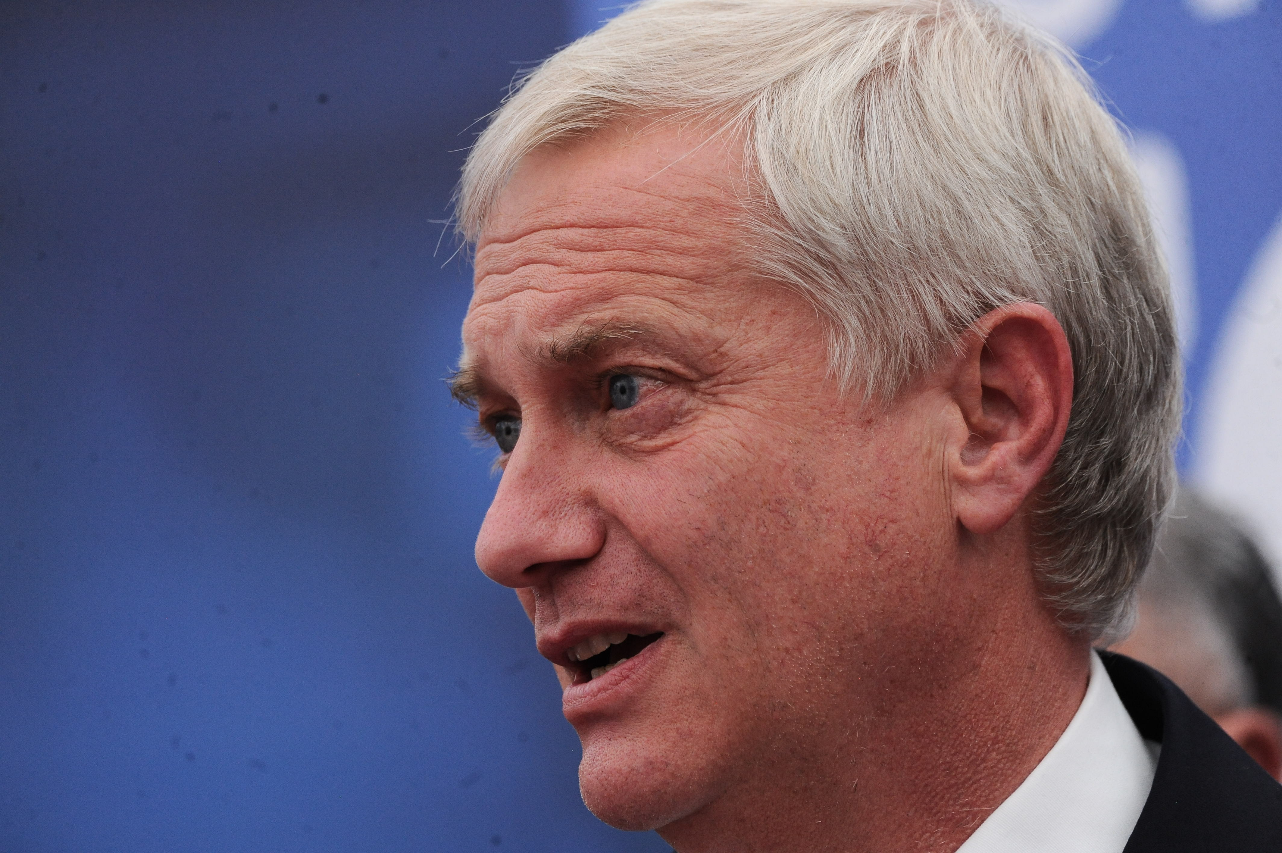 Kast vuelve a emplazar al Gobierno y pide que por respeto al país "se quede en silencio hasta el domingo"