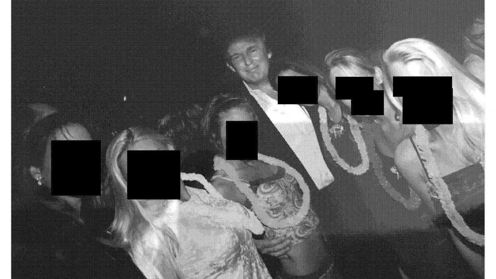 Demócratas de EE.UU. publican fotos de Trump rodeado de mujeres en la mansión de Epstein