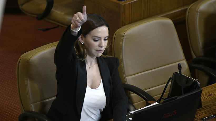 Camila Flores por triunfo de Kast: “Vamos a levantar a nuestro país de estos cuatro años duros, terribles”