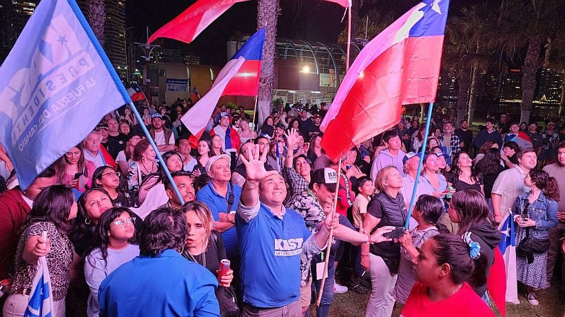 [VIDEO] Así celebraron los iquiqueños el triunfo de Kast en Cavancha
