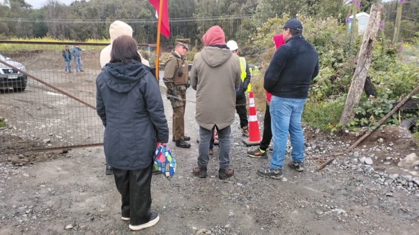 Vecinos del sector La Goleta exigen calle de servicio para poder viajar a Puerto Montt