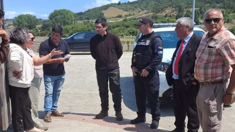 Municipio de Castro abordó en terreno demandas de conectividad en Rilán