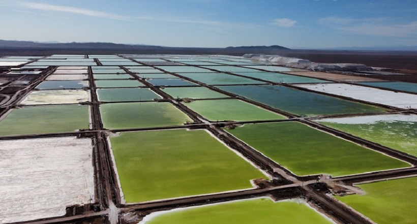 SQM revierte pérdidas y reporta utilidades netas por US$588 millones durante el 2025