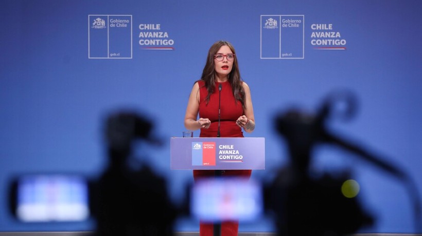 Vallejo llamó a futuro gobierno de Kast a dejar "actitud de empañar una tradición republicana" tras polémica